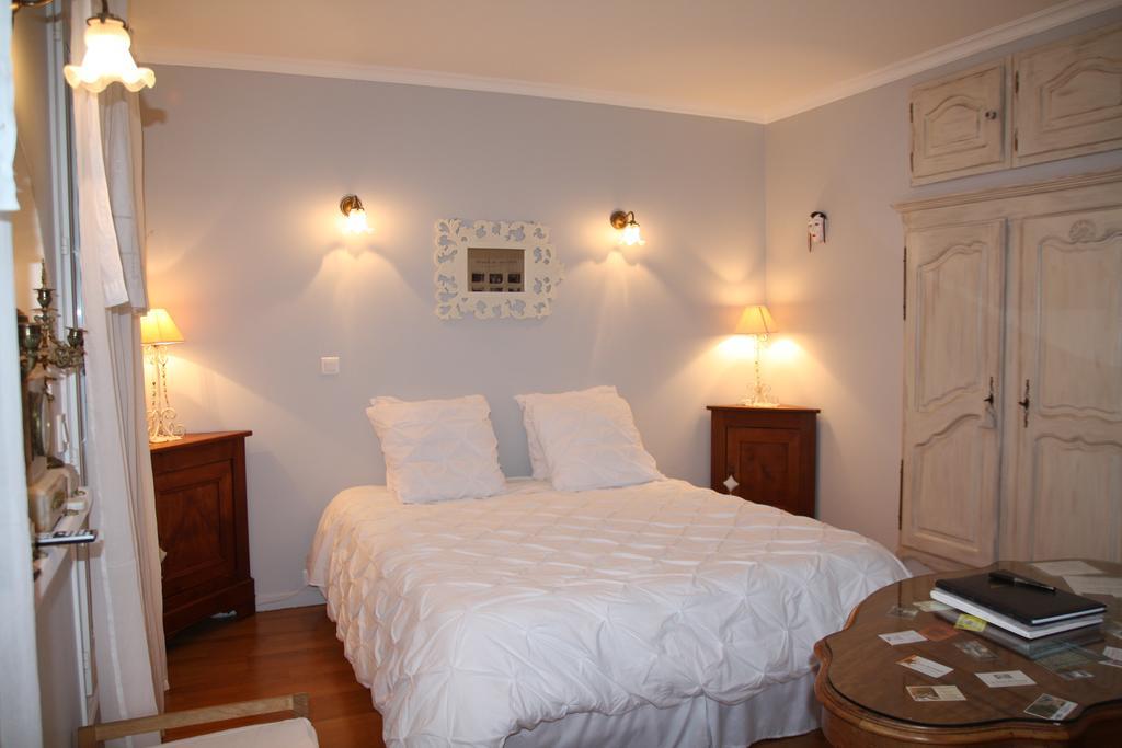 Hotel Lou Pero Mousco à Saint-Paul-en-Forêt Extérieur photo
