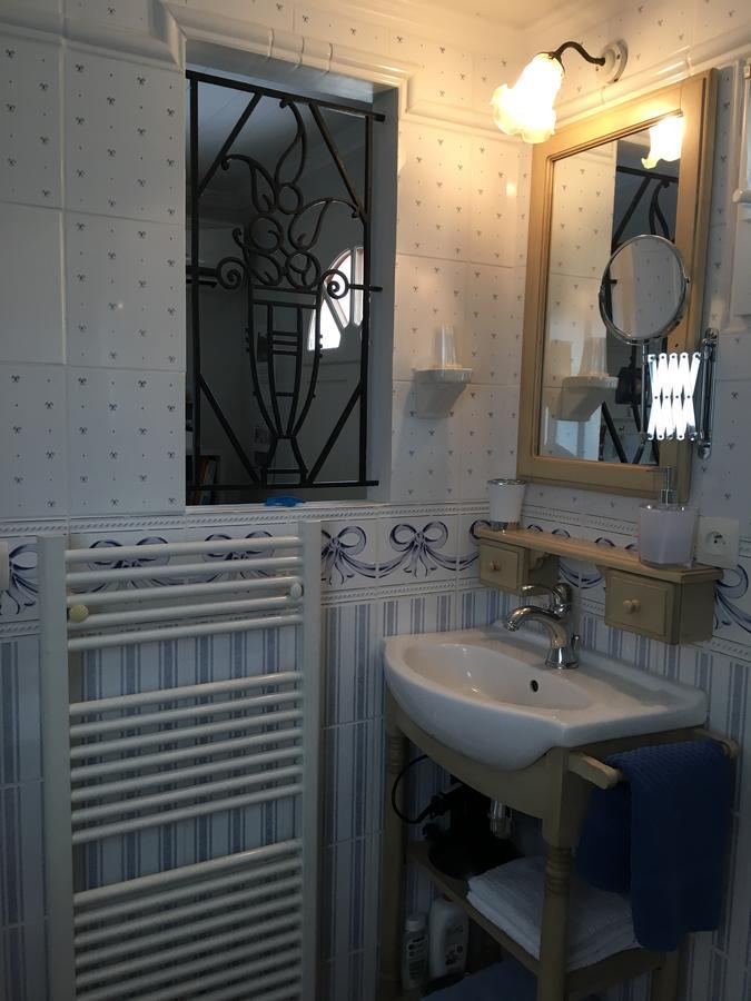 Hotel Lou Pero Mousco à Saint-Paul-en-Forêt Extérieur photo